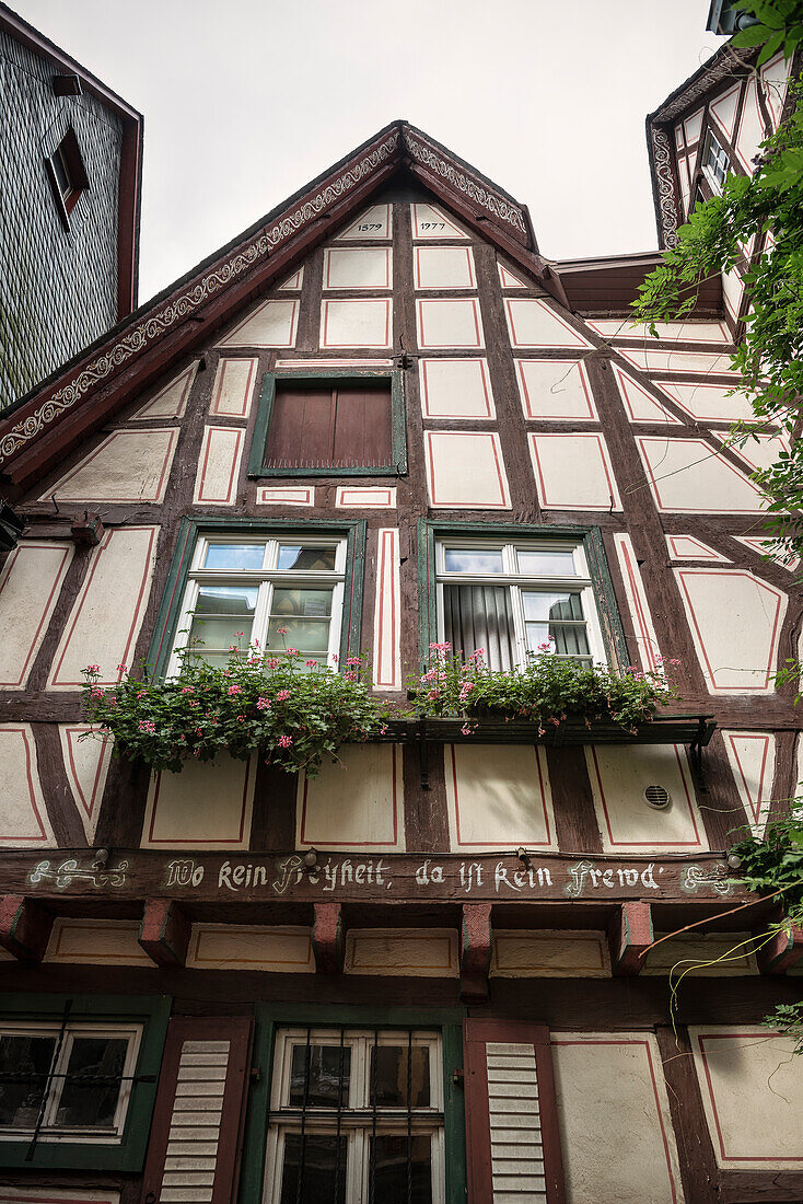 UNESCO Welterbe Oberes Mittelrheintal, Fachwerk in Altstadt von Bacharach, Rhein, Rheinland-Pfalz, Deutschland