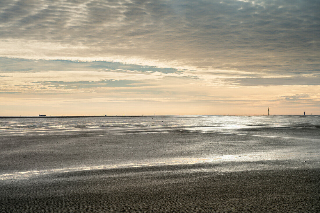 UNESCO World Heritage the Wadden Sea, intertidal estuarine mudflats at Wremen, Cuxhaven, Lower Saxony, Germany, North Sea