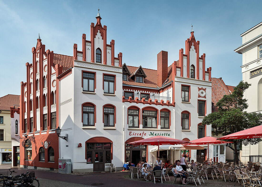 UNESCO World Heritage Hanseatic city of Wismar, gable roof buildings around the market square, Wismar, Mecklenburg-West Pomerania, Germany