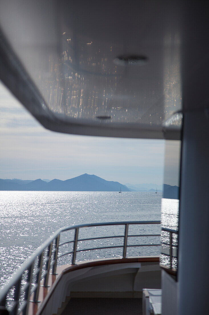 Adria und Küste von Bord von Kreuzfahrtschiff MS Romantic Star (Reisebüro Mittelthurgau) aus gesehen, Korcula, Dubrovnik-Neretva, Kroatien, Europa