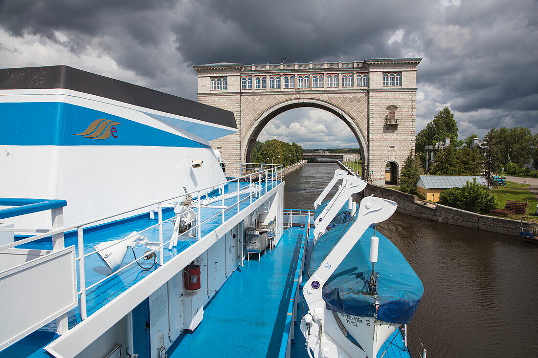 River cruise ship Excellence Katharina of Reisebüro Mittelthurgau (formerly MS General Lavrinenkov) departing Uglich Lock on Volga river, Uglich, Russia