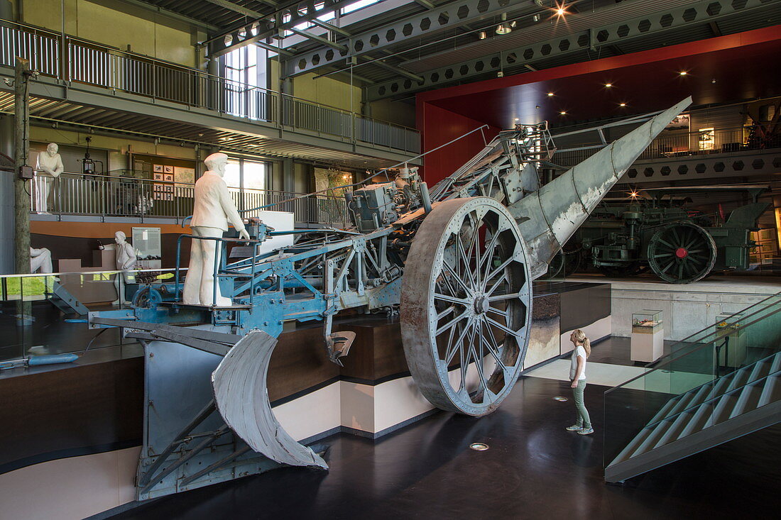 30 tonne steam plough Mammut by Ottomeyer on display at Emsland Moormuseum peat bog lands museum, Groß Hesepe, near Twist, Emsland, Lower Saxony, Germany