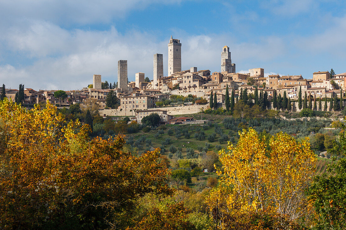 townscape with towers, San Gimignano, hilltown, UNESCO World Heritage Site, province of Siena, autumn, Tuscany, Italy, Europe