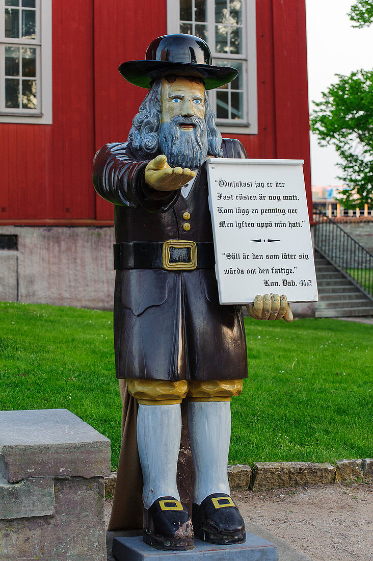 Admiralitaetskirche mit Holzfigur Alte Rosenbohm Romanfigur Nils Holgersson, Karlskrona, Blekinge, Südschweden, Schweden