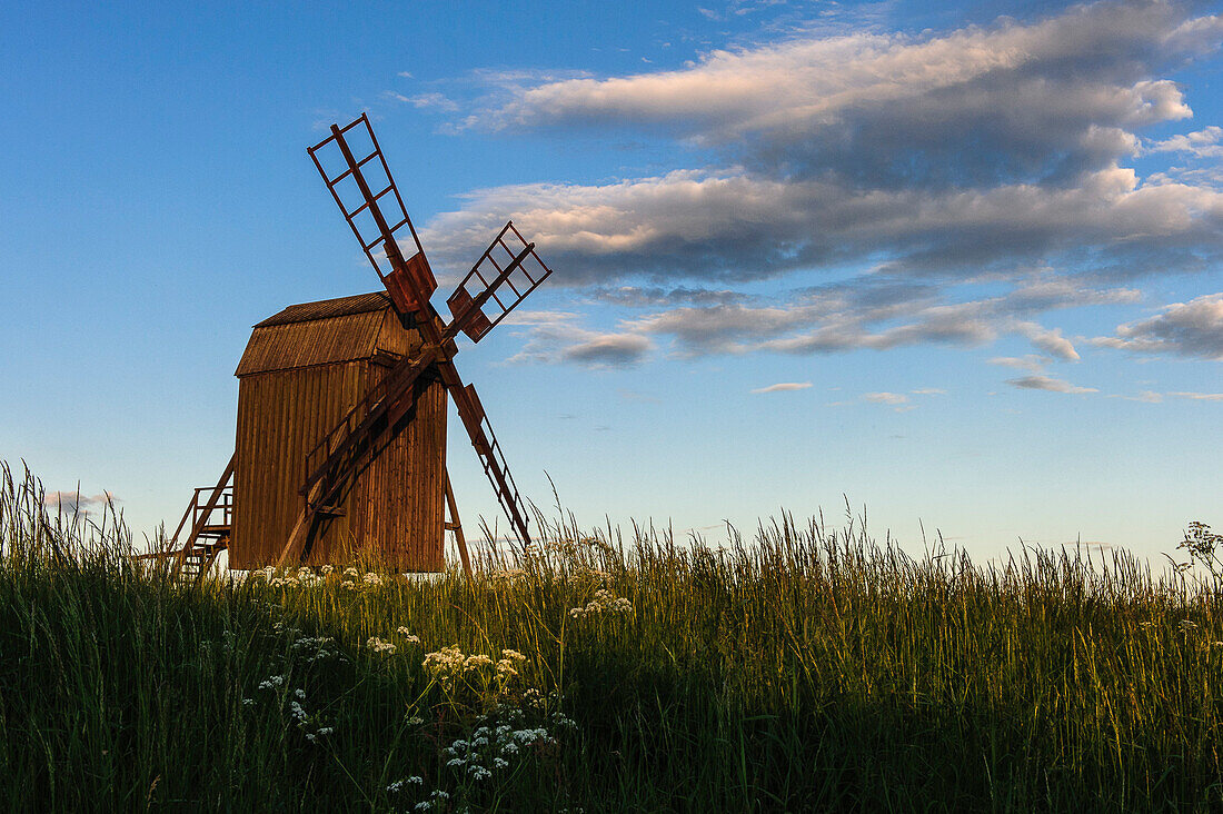 Windmuehlen bei Gardsloesa Oeland , Schweden