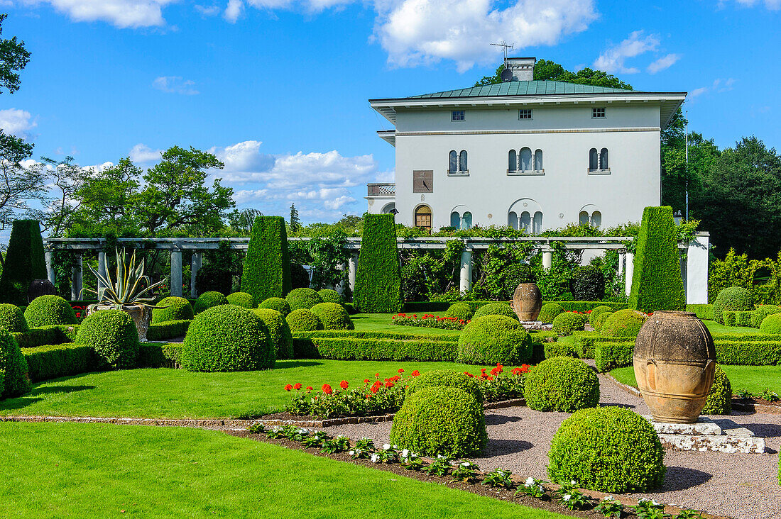 royal summer residence Solliden with large park., Schweden
