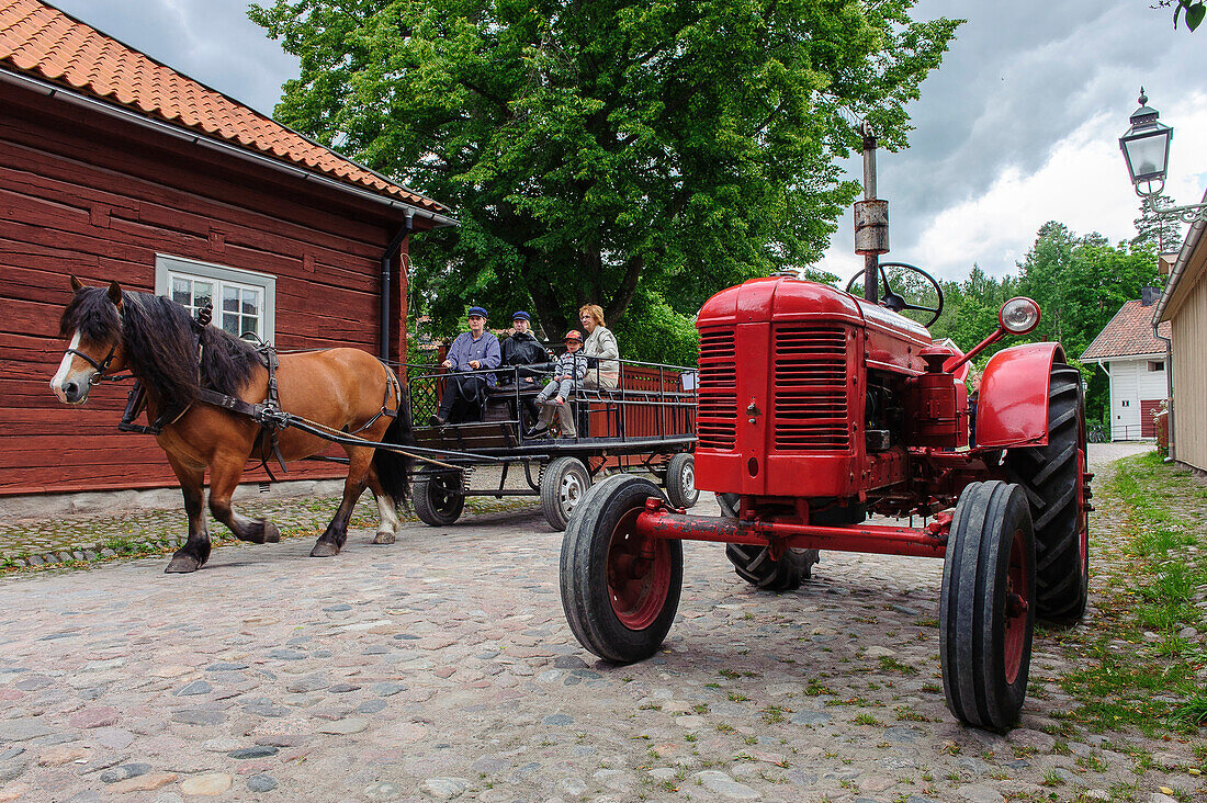 Kutschfahrten im Freilichtmuseum Gamla , Schweden