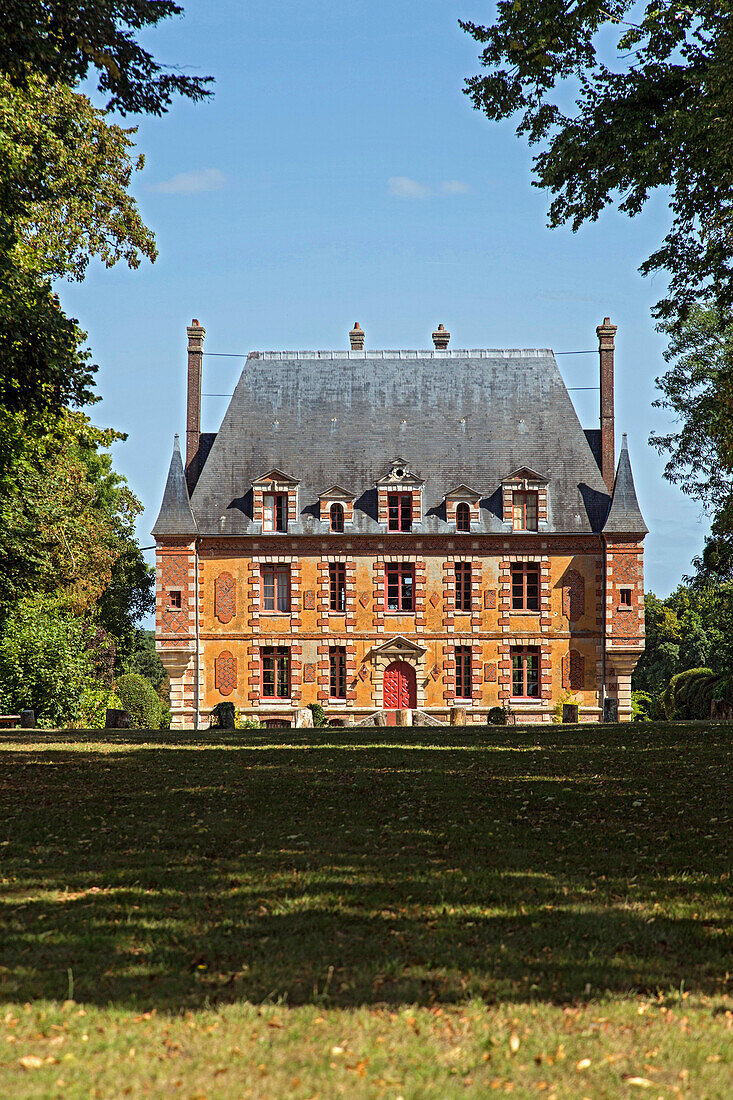 facade of the castle, domaine des prevanches, boisset-les-prevanches (27), france