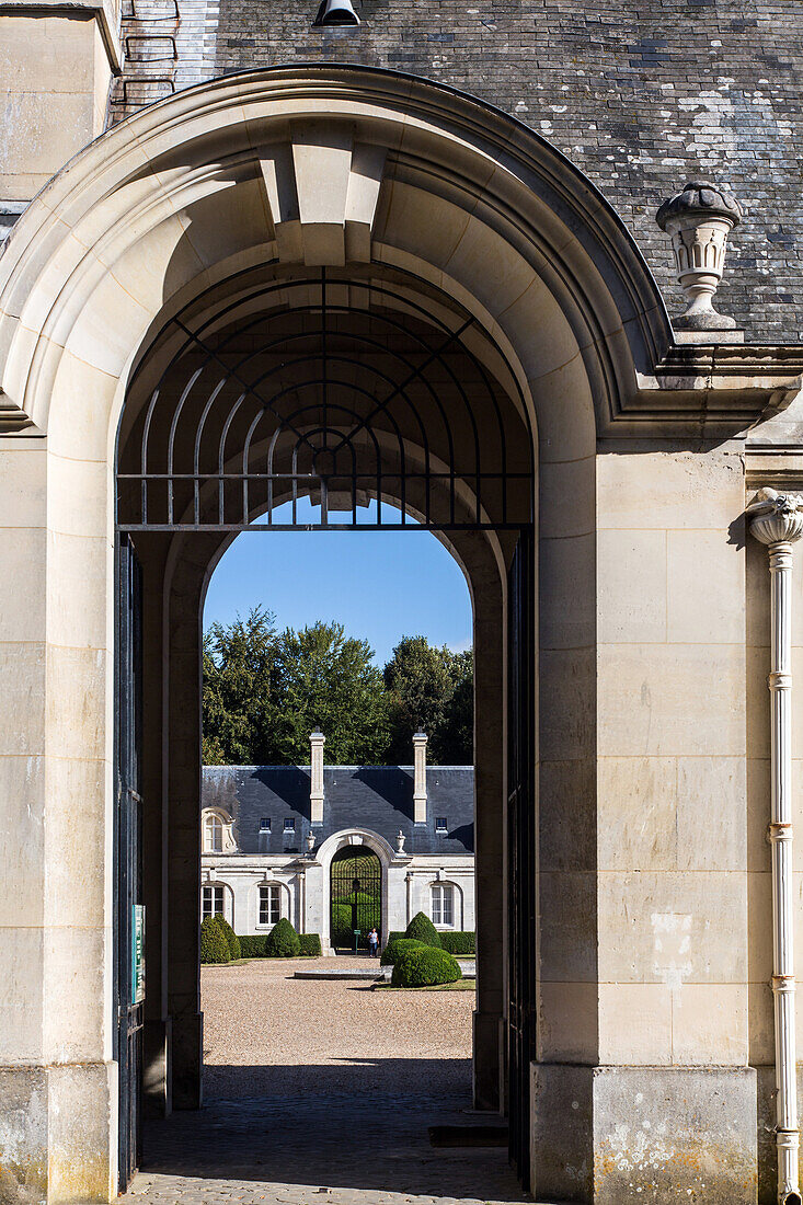 entry gate to the main courtyard,  chateau de bizy, vernon (27), france