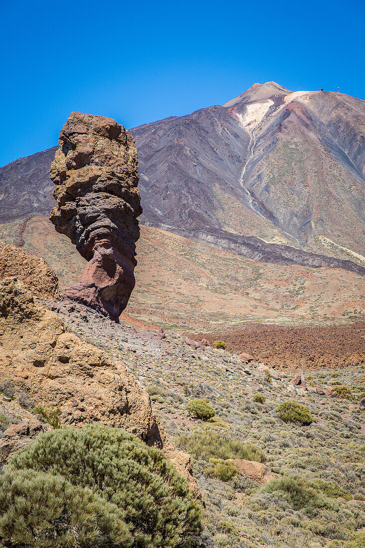 roque cinchado, or roques garcia, mount teide, teide national park, parque nacional del teide, island of tenerife, canary islands, spain