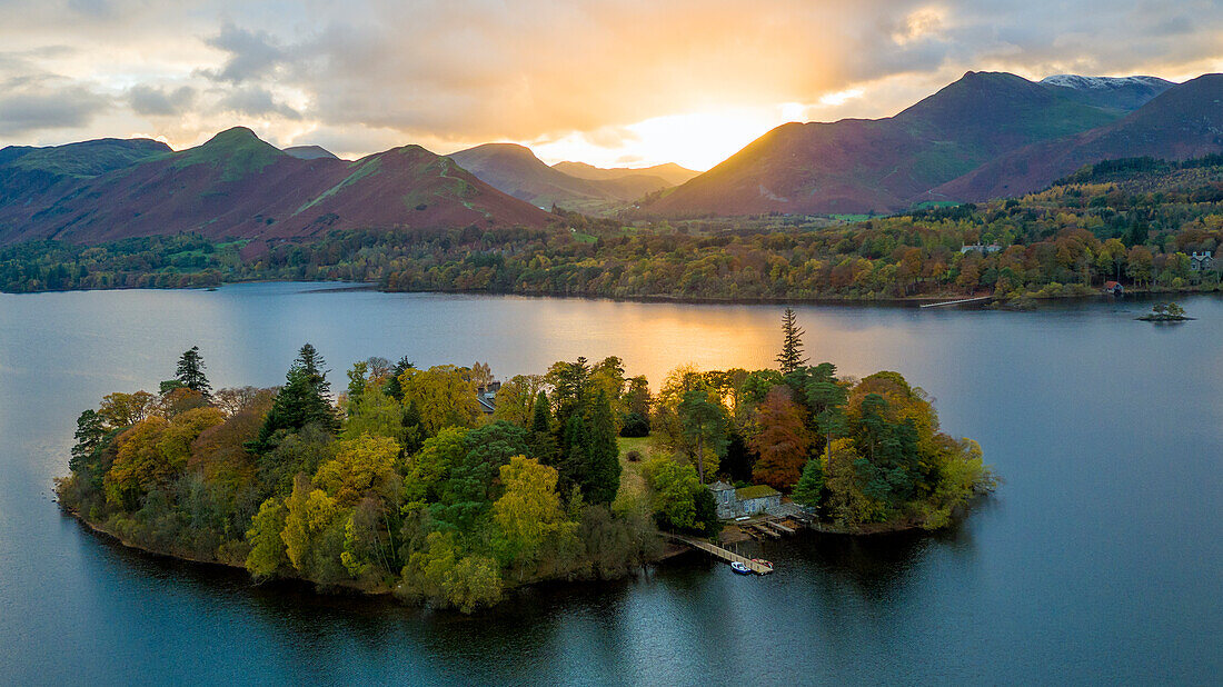 Derwent Water, Lake District National Park, UNESCO World Heritage Site, Cumbria, England, United Kingdom, Europe