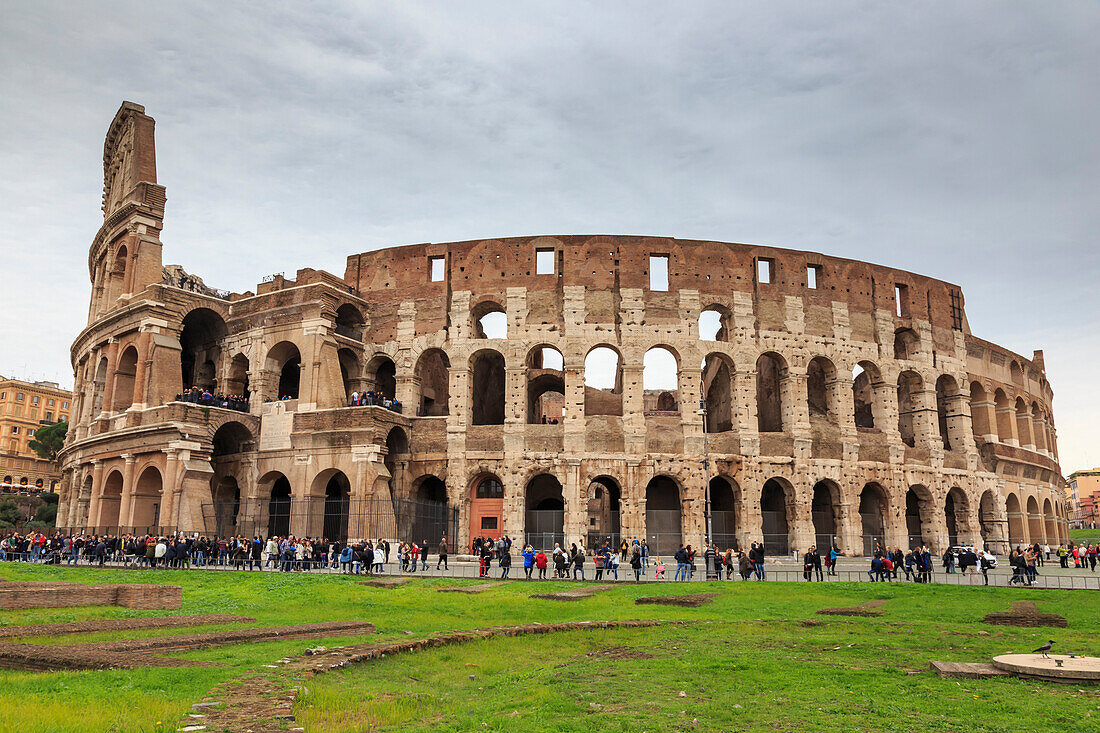 Colosseum, Roman Amphitheatre, Forum area, Historic Centre (Centro Storico), Rome, UNESCO World Heritage Site, Lazio, Italy, Europe