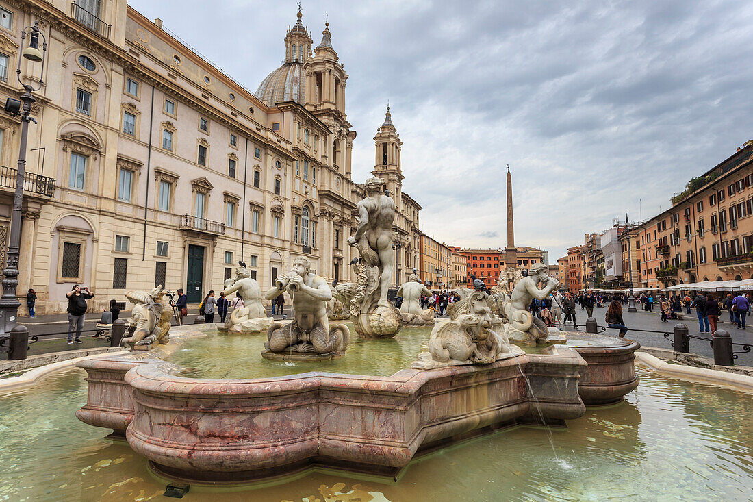 Fontana del Moro fountain and Piazza Navona, Historic Centre, Rome, UNESCO World Heritage Site, Lazio, Italy, Europe