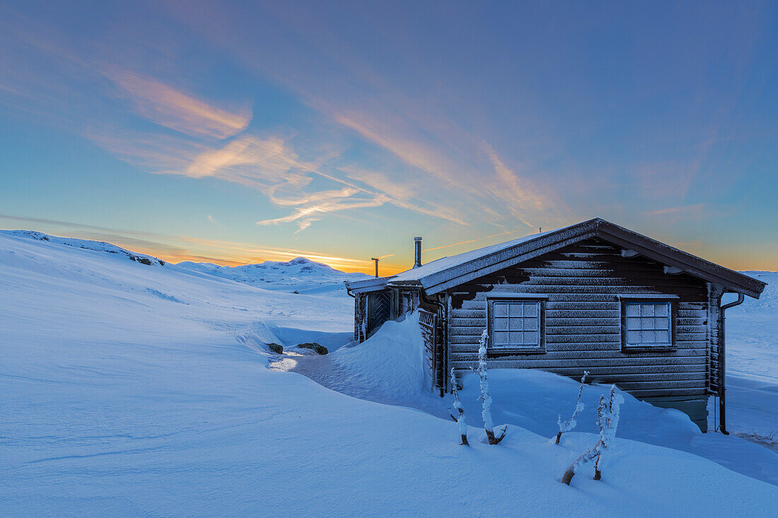 Isolated house in the snow, Riksgransen, Abisko, Kiruna Municipality, Norrbotten County, Lapland, Sweden, Scandinavia, Europe