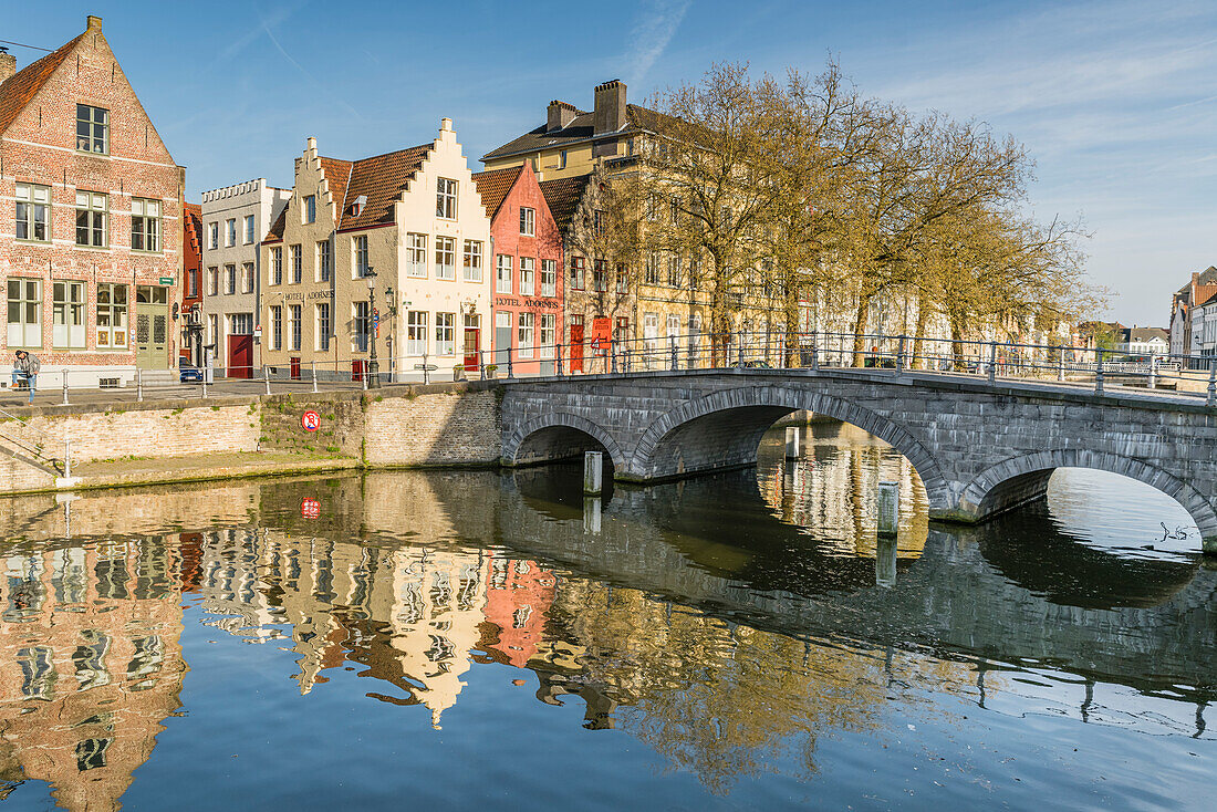 Bridge and houses on the Langerei canal, Bruges, West Flanders province, Flemish region, Belgium, Europe