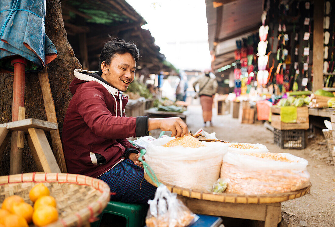 Hsipaw Morning Market, Hsipaw, Shan State, Myanmar (Burma), Asia