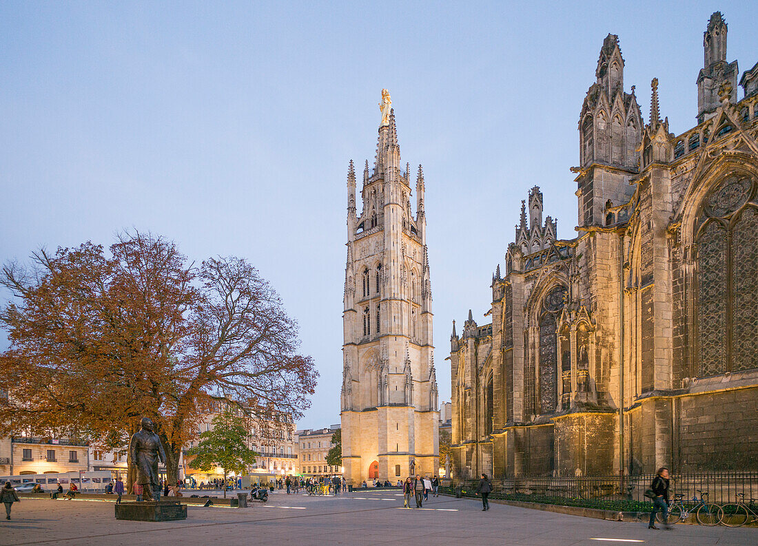 France, South-Western France, Bordeaux, Cathedral of Saint-Andre and Pey-Berland tower