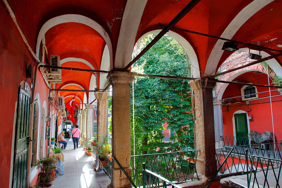 Turkey, Istanbul (municipality of Fatih), district of Beyazit, Zincirli Han, old caravanserai in the Grand Bazaar