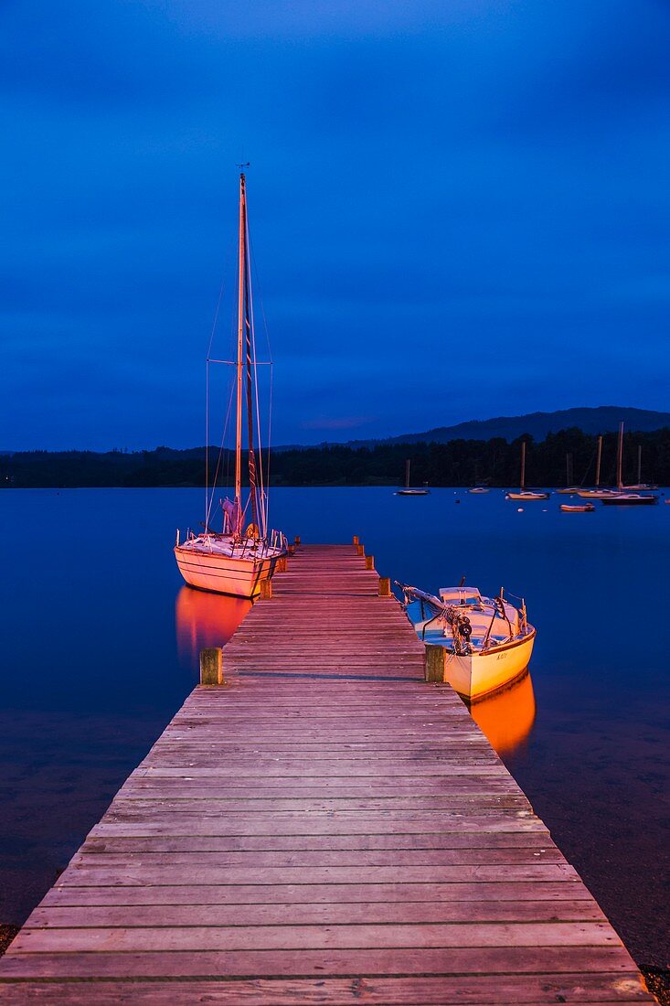 England, Cumbria, Lake District, Windermere, Wooden Jetty