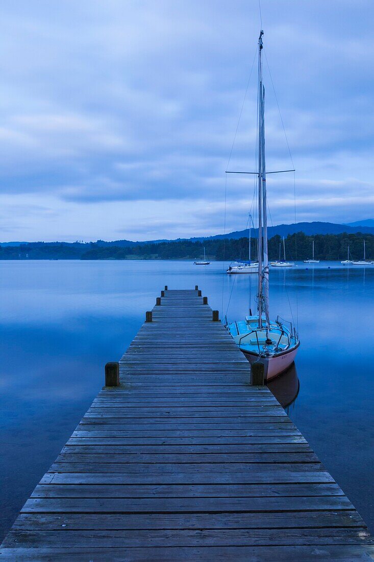 England, Cumbria, Lake District, Windermere, Wooden Jetty