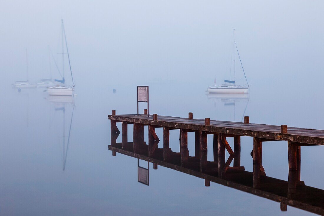 England, Cumbria, Lake District, Windermere, Wooden Jetty