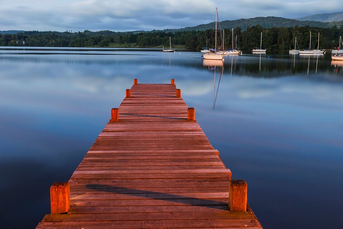 England, Cumbria, Lake District, Windermere, Wooden Jetty