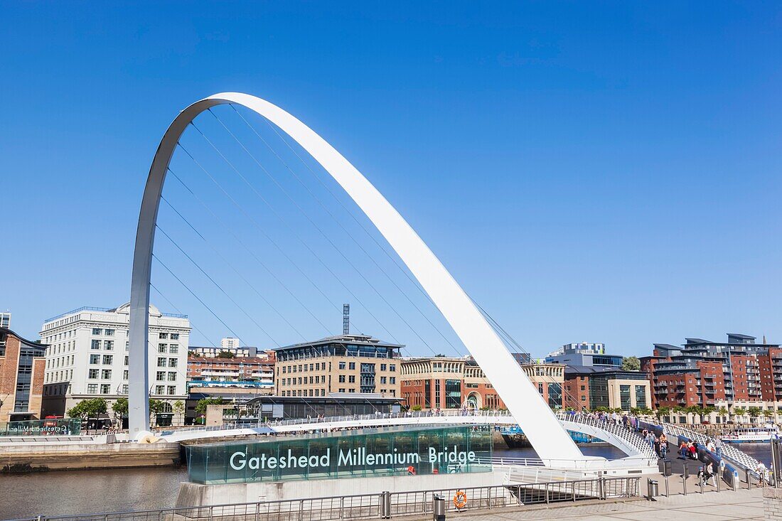 England, Tyne and Wear, Gateshead, Newcastle, Gateshead Millenium Bridge and Newcastle Skyline