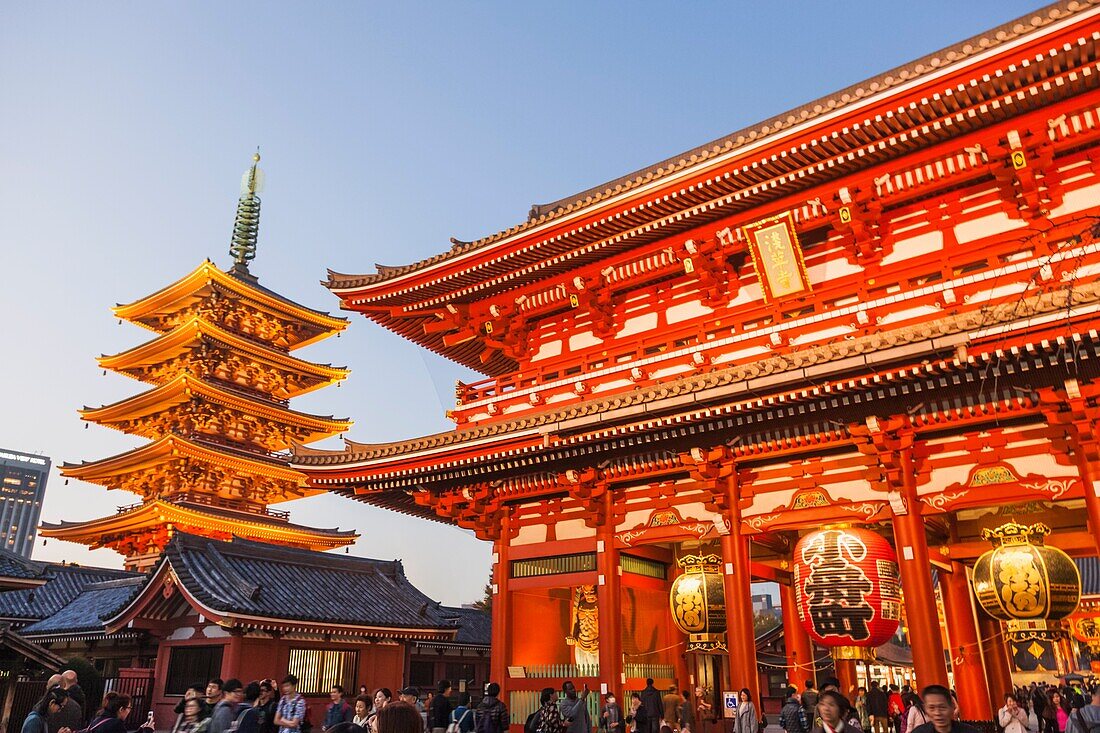 Japan, Honshu, Tokyo, Asakusa, Sensoji Temple aka Asakusa Kannon Temple, Pagoda and Temple Gate