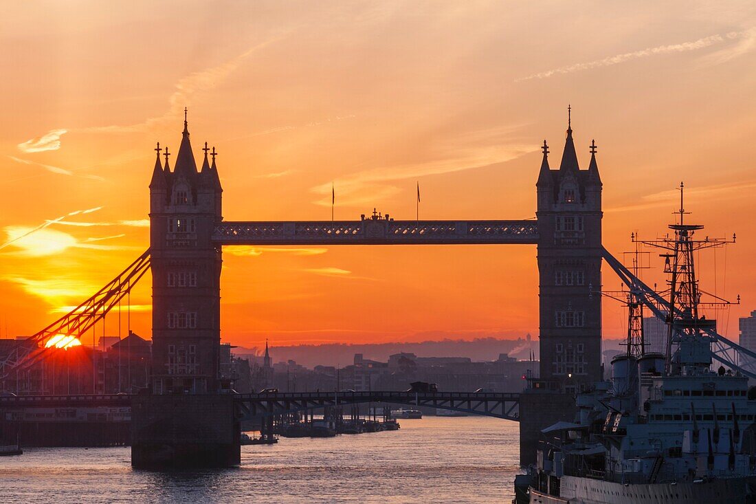 England, London, Tower Bridge at Dawn