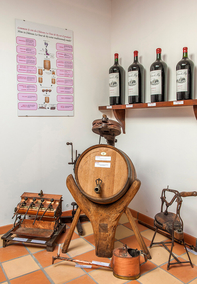 France, Gironde, Medoc, Tatsing room of the Chateau La Tour-de-By, AOC Medoc