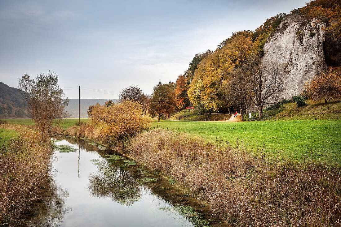 UNESCO Welterbe Eiszeitliche Höhlen der Schwäbischen Alb, Hohler Fels (Fundort der Venus), Aachtal, Schwäbische Alb, Baden-Württemberg, Deutschland