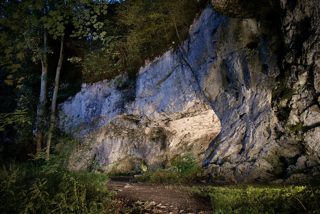 UNESCO Welterbe Eiszeitliche Höhlen der Schwäbischen Alb, Hohlenstein-Stadel (Fundort des Löwenmenschen), Schwäbische Alb, Baden-Württemberg, Deutschland