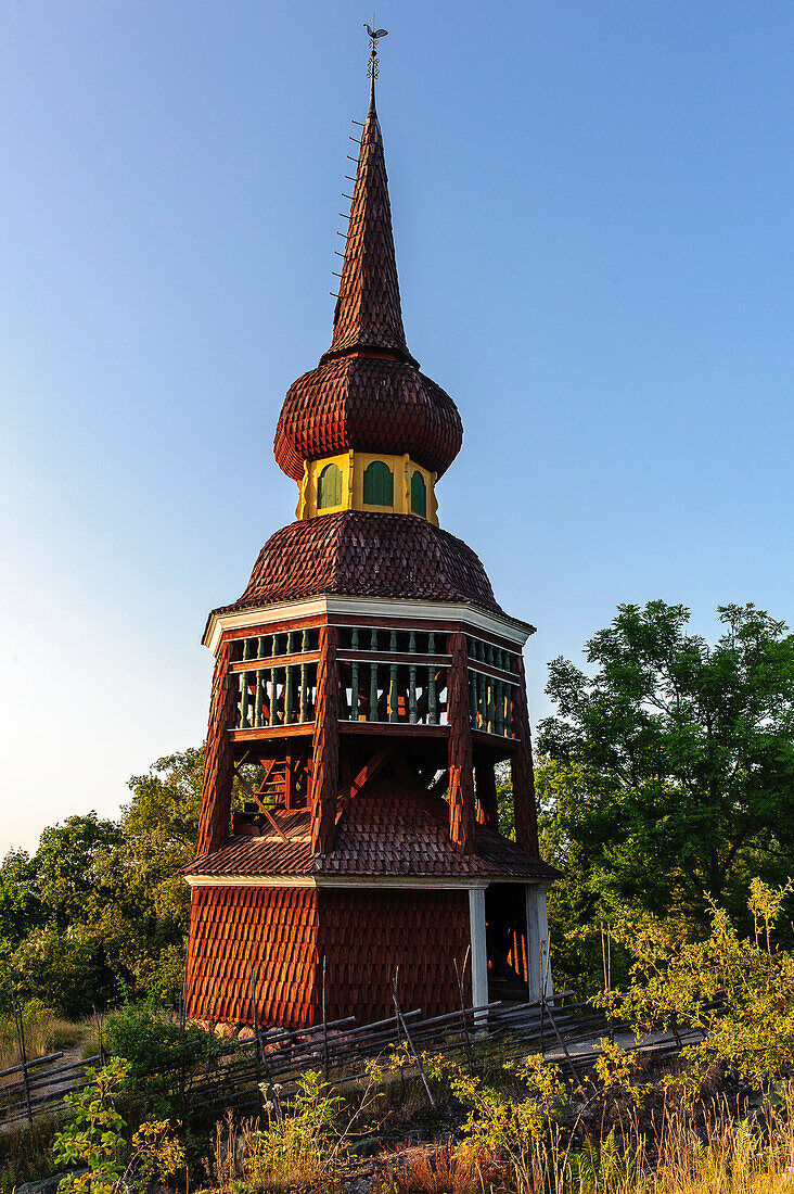 Alter Glockenturm aus Holz im Freiluftmuseum Skansen , Stockholm, Schweden