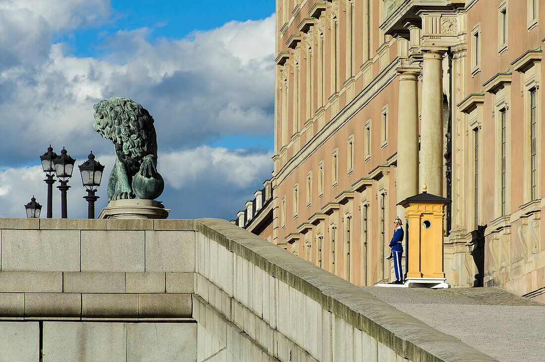 Wache vor dem könglichem Schloss , Stockholm, Schweden