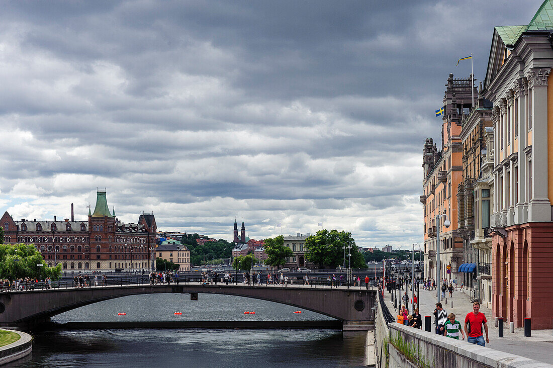 Riksbron, Fussgängerrücke zum Riksdaghuset , Stockholm, Schweden
