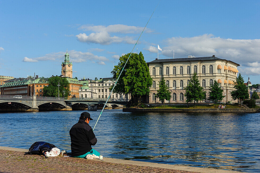 Angler am Tegelbacken , Stockholm, Schweden