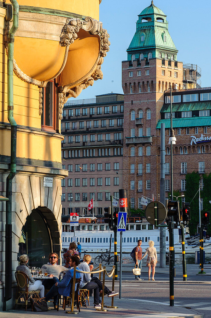 Freiluftrestaurant am Strandvaegen , Stockholm, Schweden