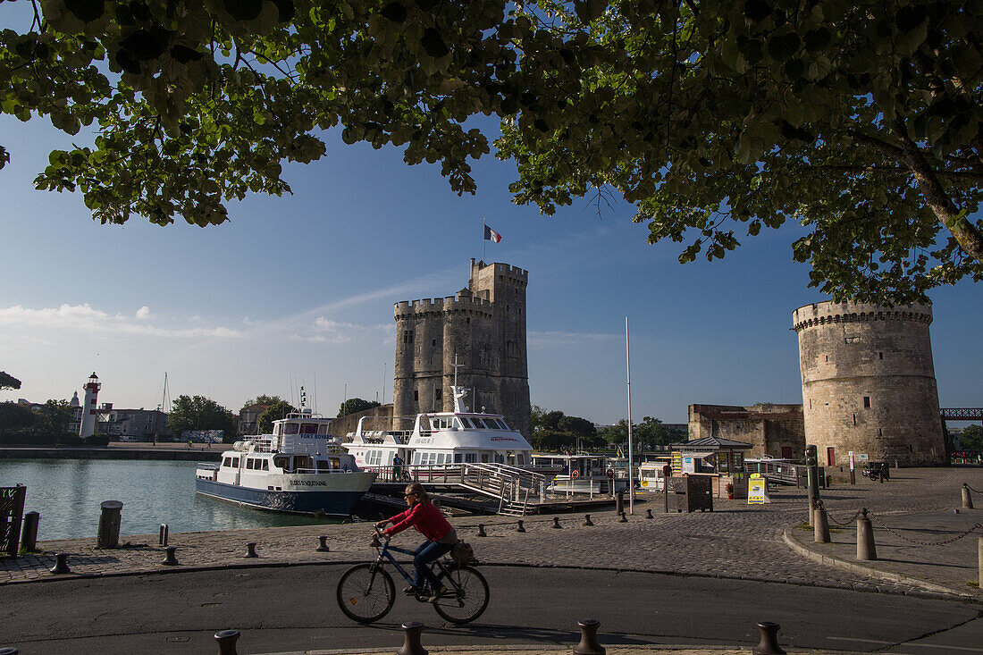 old port, saint nicolas tower (left) and la chaine tower, la rochelle, (17) charente-maritime, nouvelle aquitaine, france