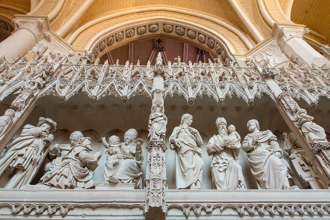 adoration of the magi, the renovated choir tower seen from the south ambulatory, notre-dame cathedral, chartres (28), france