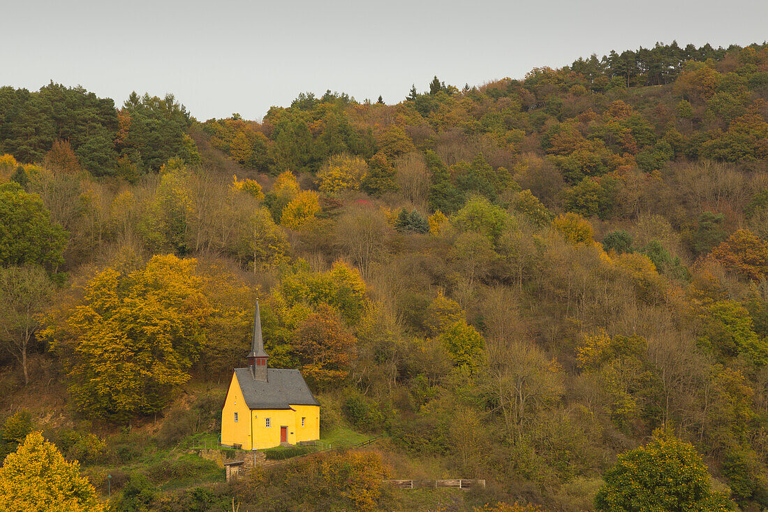 Chapel, near Ahrbrueck, Ahrsteig hiking trail, Ahr, Rhineland-Palatinate, Germany