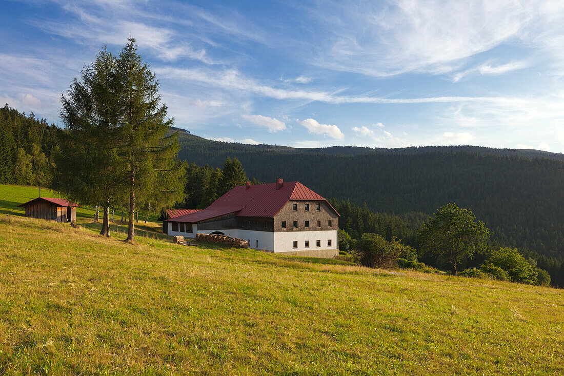 Bauernhof am Weg zum Kleinen Arbersee, Bayrischer Wald, Bayern, Deutschland