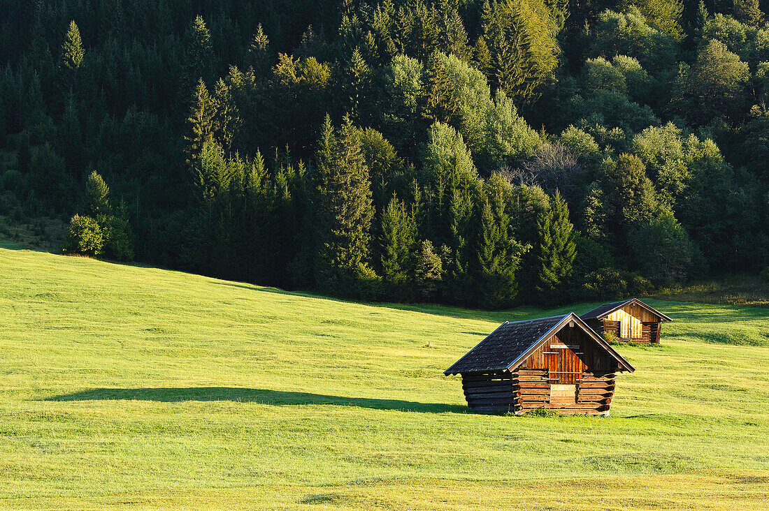 Scheune bei Gerold am Wagenbrüchsee, Bayern, Deutschland