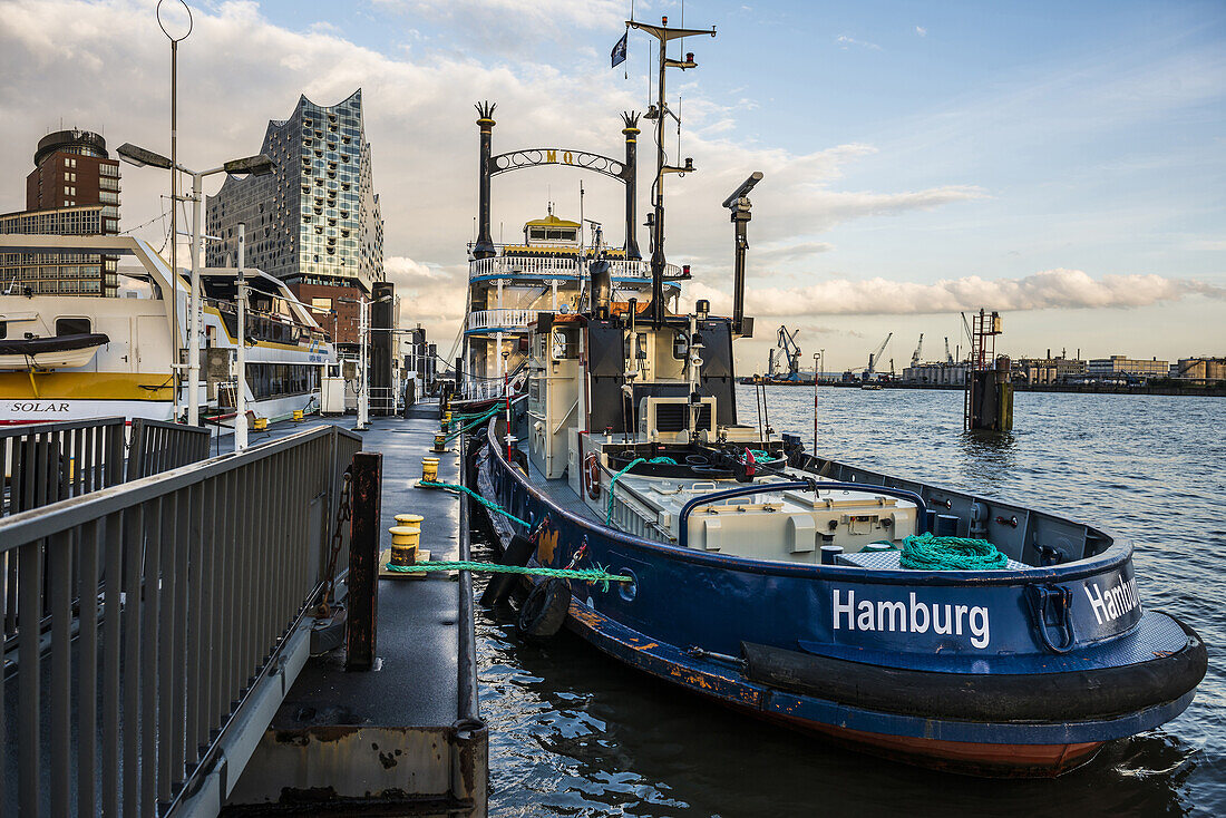 Elbphilharmonie, Elbe Philharmonic Hall, concert hall, architects Herzog & De Meuron, Hafencity, Hamburg, Germany