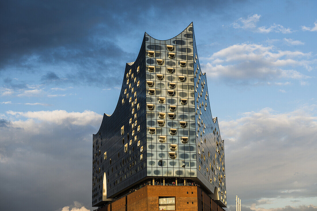 Elbphilharmonie, Elbe Philharmonic Hall, concert hall, architects Herzog & De Meuron, Hafencity, Hamburg, Germany