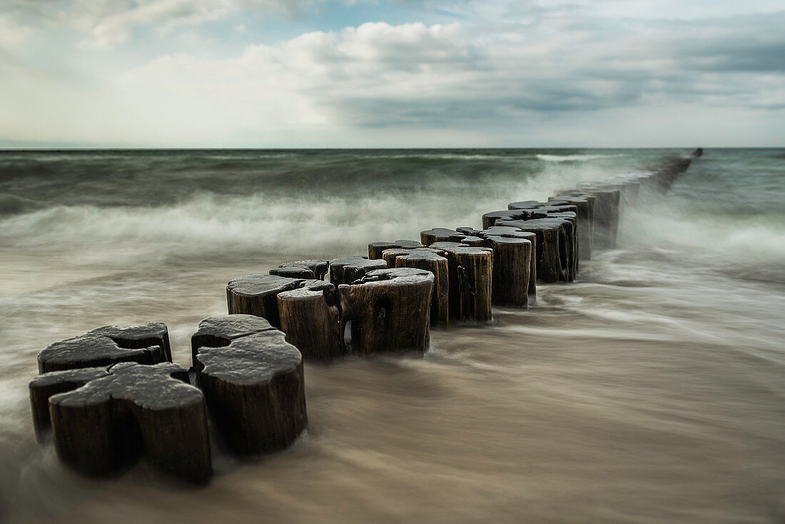 Zingst, Ostsee, Fischland-Darß-Zingst, Meer, Gischt, Wellenbrecher, Mecklenburg-Vorpommern, Strand, Seebad, Heilbad, Badestrand, Küstenstreifen, Deutschland