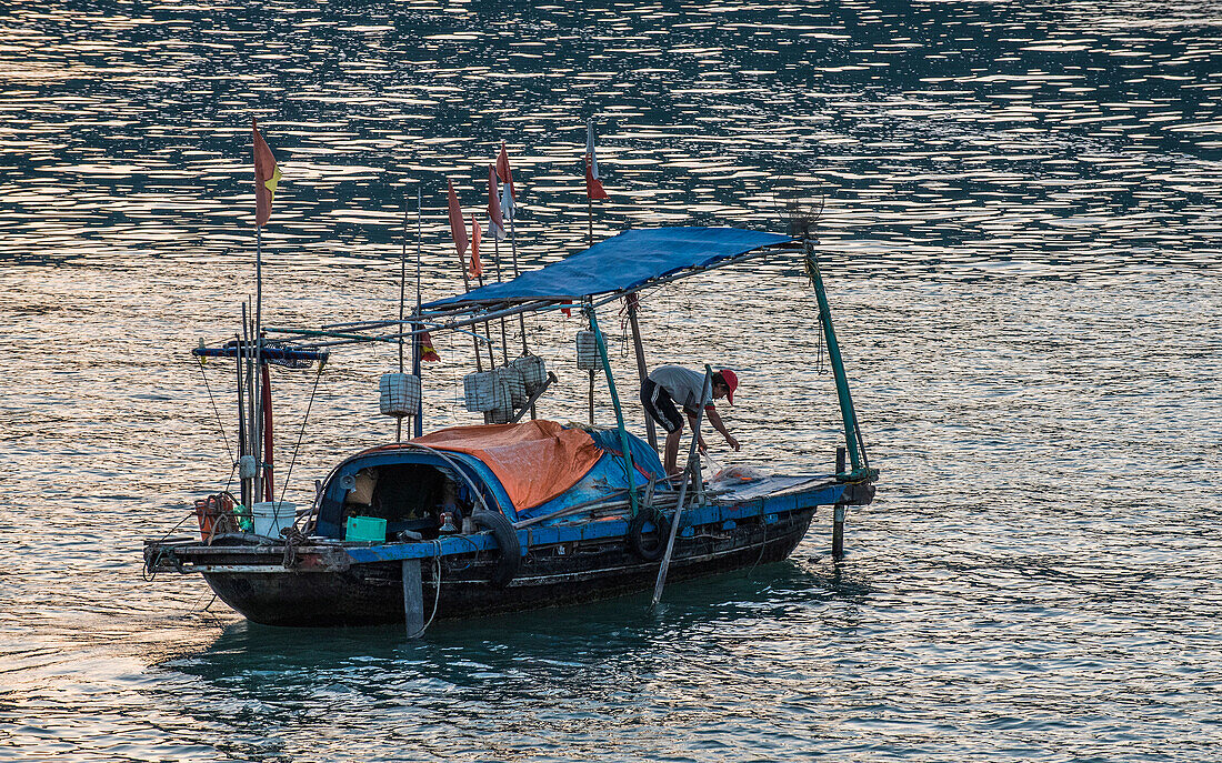 Vietnam, Ha Long Bay, fisher's small boat (UNESCO World Heritage)