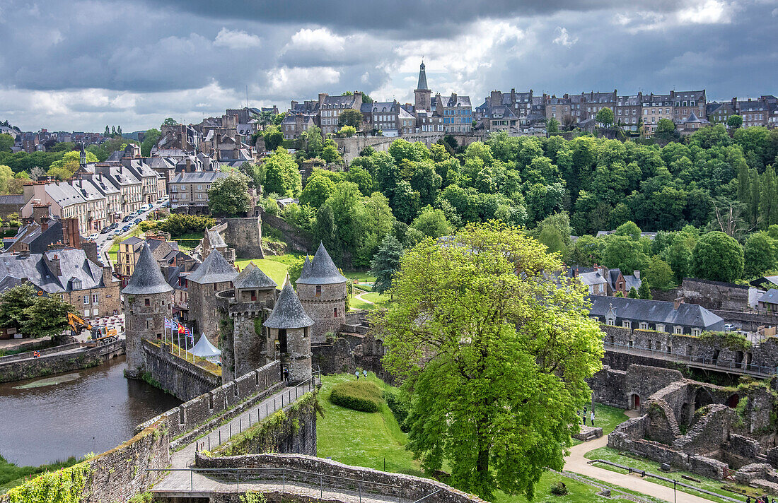 Brittany, Fougeres, plunging view on the feudal castle and the high city (on the way to Santiago de Compostela)