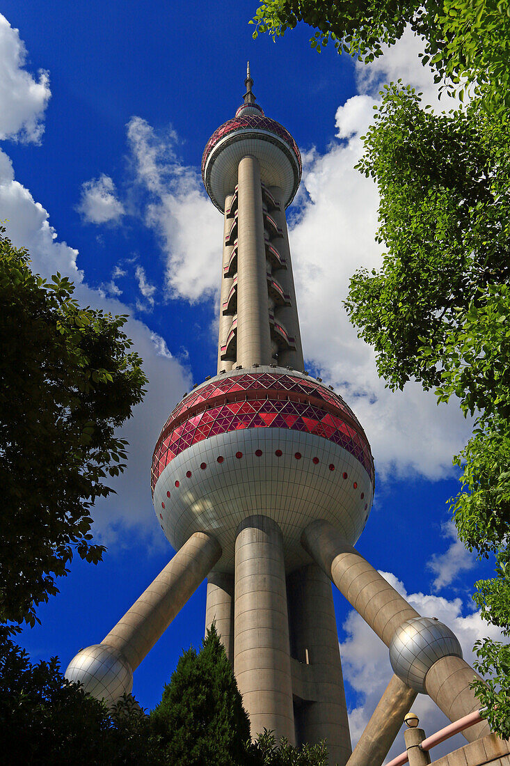 Asia, China, Shanghai.. Lujiazui. Pudong. Oriental Pearl Tower