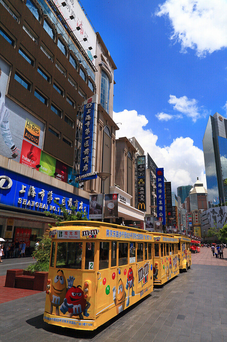 Asia, China, Shanghai. Nanjing road