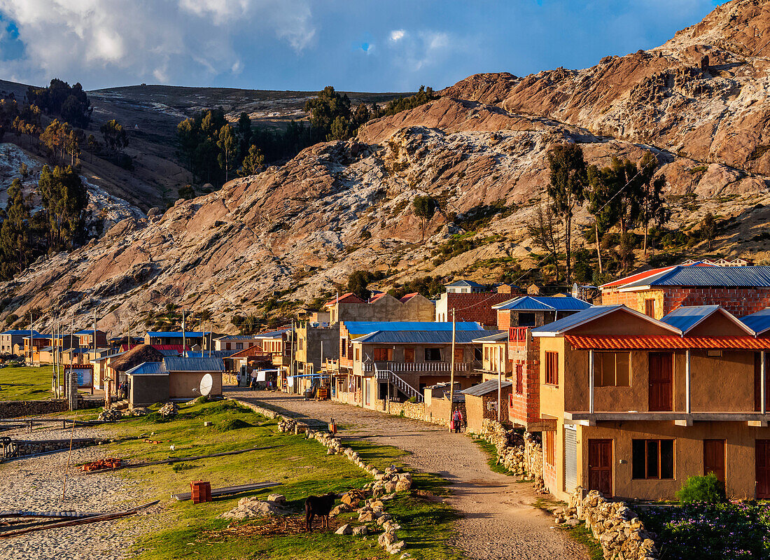Challa Pampa Village, elevated view, Island of the Sun, Titicaca Lake, La Paz Department, Bolivia, South America